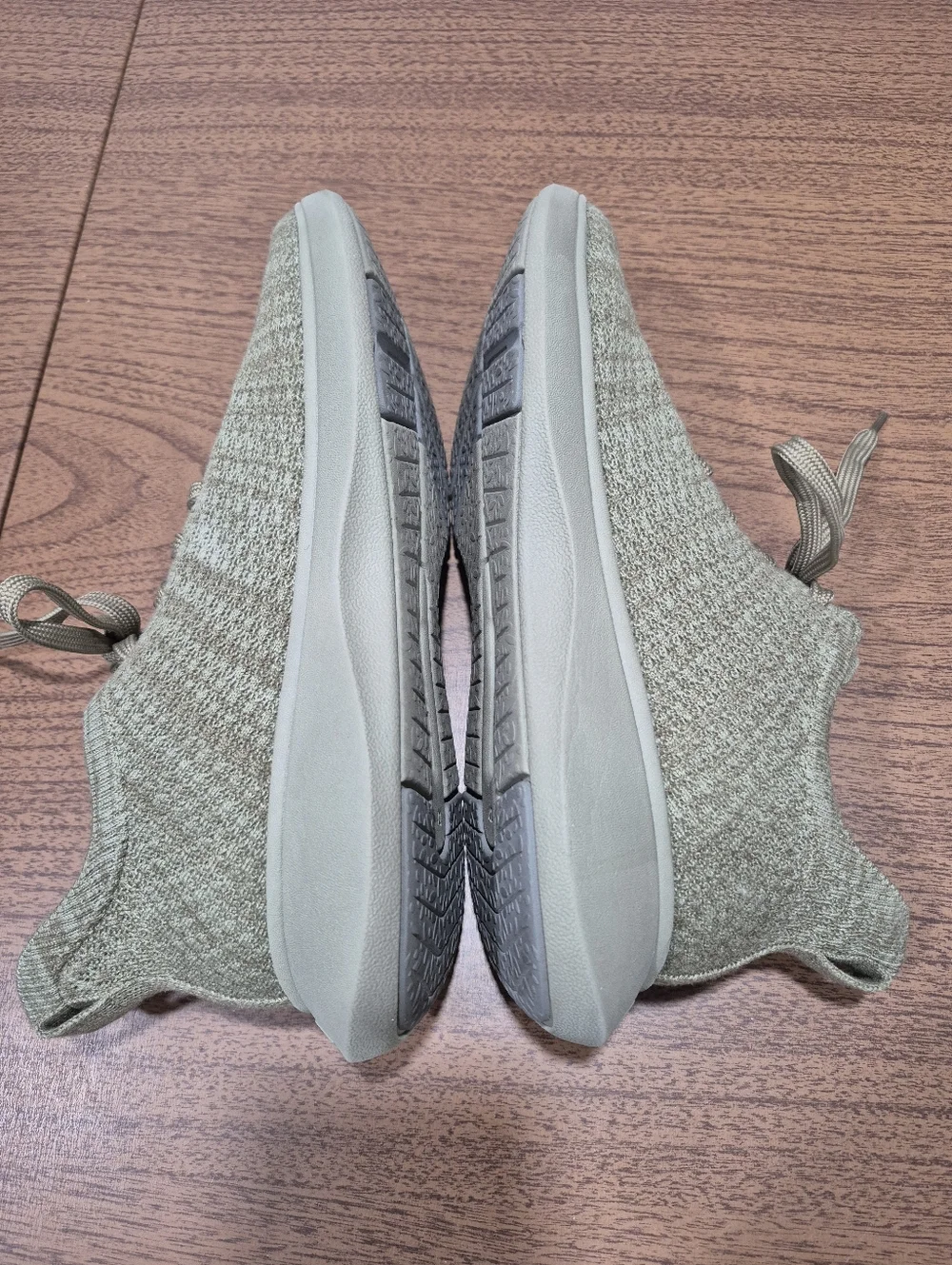 Like New! Vivaia Unisex Sneaker Sliders Urban Wool